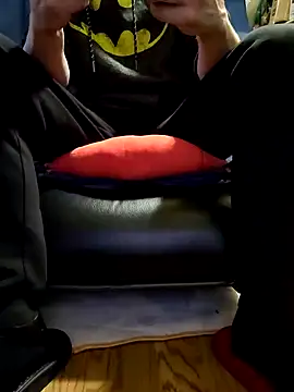 Snapshot of dickdaddydeadpool chatting on 12-18-24, 05:00 dickdaddydeadpool online show from 12-18-24, 05:00