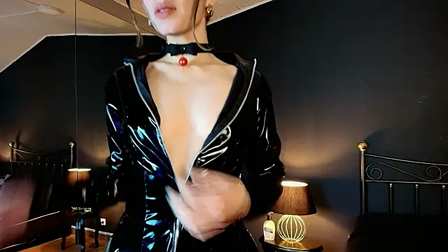 Snapshot of MyMayte chatting on 01-27-25, 01:19 MyMayte online show from 01-27-25, 01:19