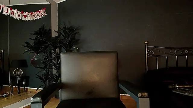 Snapshot of MyMayte chatting on 02-20-25, 06:57 MyMayte online show from 02-20-25, 06:57