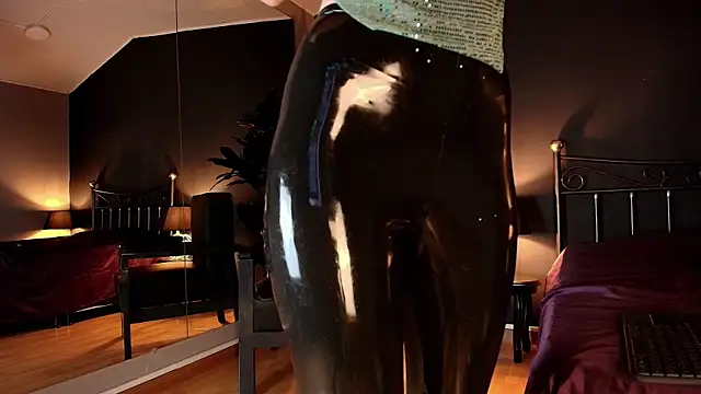 Snapshot of MyMayte chatting on 02-25-25, 12:55 MyMayte online show from 02-25-25, 12:55