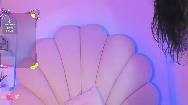 Summer walkerr online show from 11-20-25, 01:11