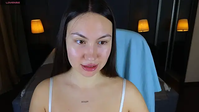 Snapshot of GIGI_BENNET chatting on 12-24-24, 05:38 GIGI BENNET online show from 12-24-24, 05:38