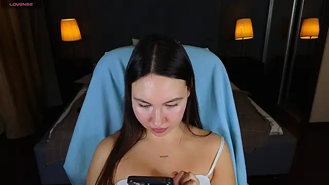 Snapshot of GIGI_BENNET chatting on 12-24-24, 09:28 GIGI BENNET online show from 12-24-24, 09:28