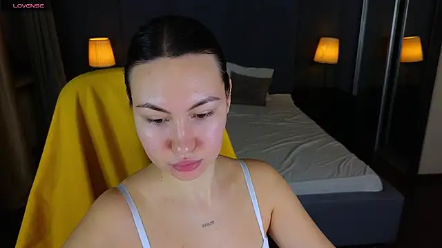 Snapshot of GIGI_BENNET chatting on 12-27-24, 05:42 GIGI BENNET online show from 12-27-24, 05:42