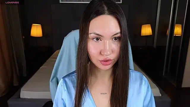 Snapshot of GIGI_BENNET chatting on 02-17-25, 08:30 GIGI BENNET online show from 02-17-25, 08:30