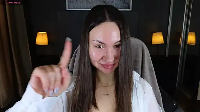 Snapshot of GIGI_BENNET chatting on 02-18-25, 05:42 GIGI BENNET online show from 02-18-25, 05:42