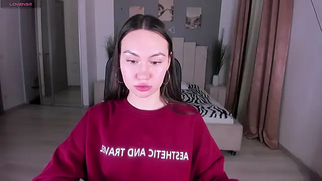 Snapshot of GIGI_BENNET chatting on 02-26-25, 06:21 GIGI BENNET online show from 02-26-25, 06:21