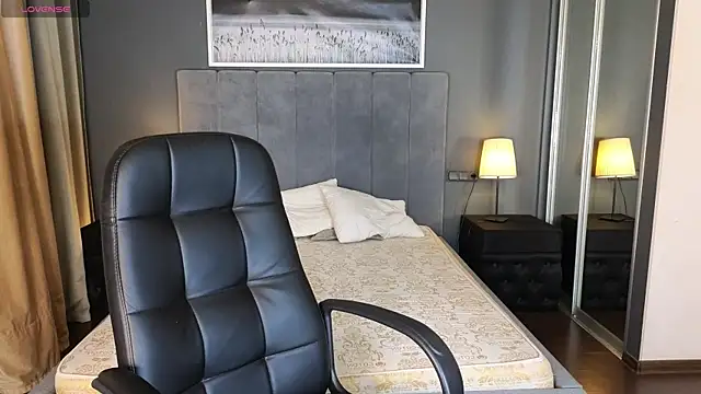 Snapshot of GIGI_BENNET chatting on 02-27-25, 05:02 GIGI BENNET online show from 02-27-25, 05:02