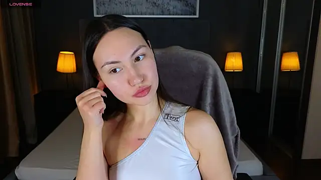 Snapshot of GIGI_BENNET chatting on 02-27-25, 08:06 GIGI BENNET online show from 02-27-25, 08:06