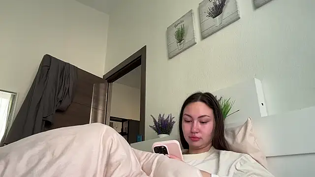 Snapshot of GIGI_BENNET chatting on 10-01-25, 05:35 GIGI BENNET online show from 10-01-25, 05:35