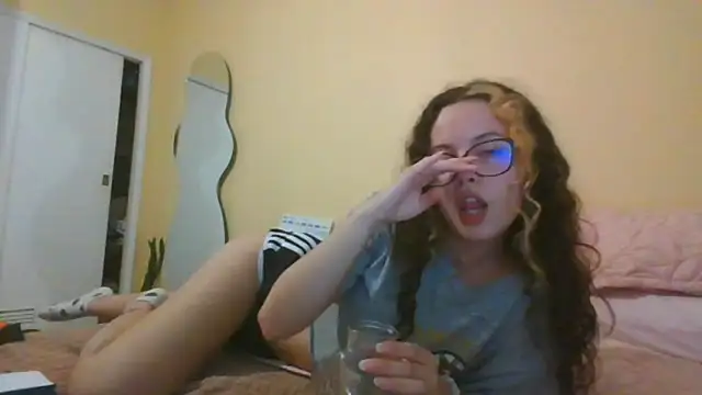 frikigyal online show from 01-19-25, 02:36