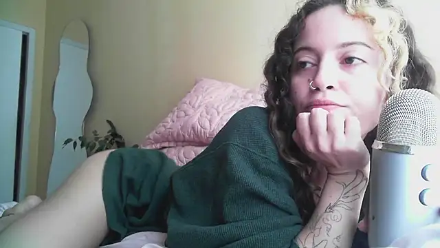 frikigyal online show from 03-21-25, 01:12