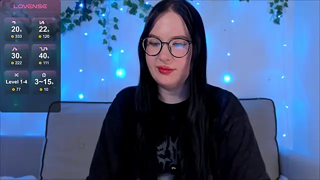 Snapshot of MyNameIsLilith chatting on 03-18-25, 02:15 MyNameIsLilith online show from 03-18-25, 02:15