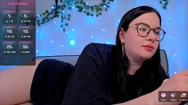 Snapshot of MyNameIsLilith chatting on 03-18-25, 05:21 MyNameIsLilith online show from 03-18-25, 05:21