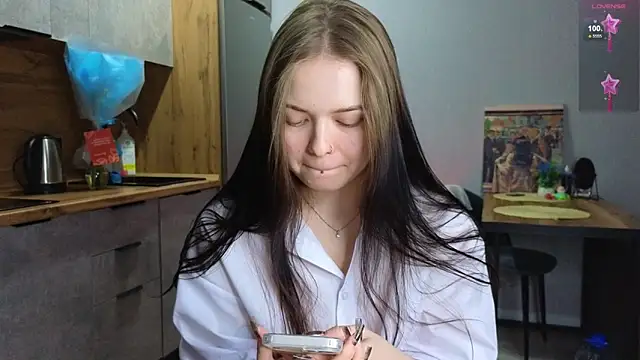 Snapshot of doll_lol_ chatting on 02-05-25, 06:04 doll lol online show from 02-05-25, 06:04