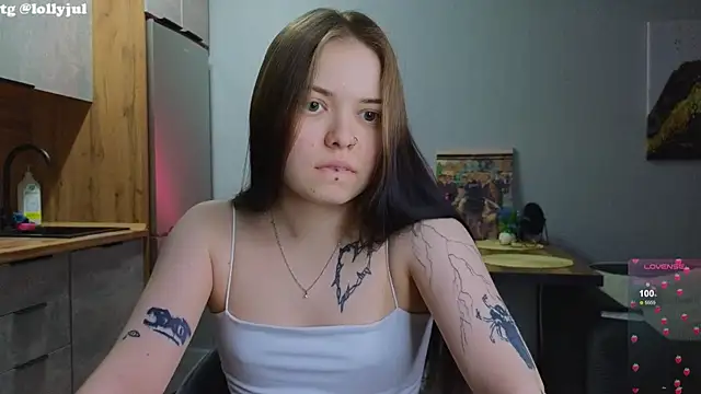 Snapshot of doll_lol_ chatting on 03-07-25, 02:36 doll lol online show from 03-07-25, 02:36