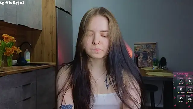 Snapshot of doll_lol_ chatting on 03-12-25, 08:20 doll lol online show from 03-12-25, 08:20