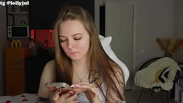 Snapshot of doll_lol_ chatting on 10-09-25, 05:55 doll lol online show from 10-09-25, 05:55