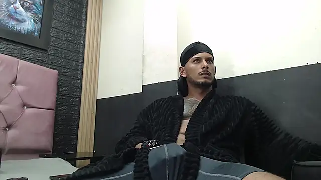 Chris Dick23 online show from 10-12-25, 04:44