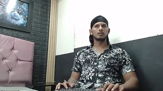 Chris Dick23 online show from 10-17-25, 04:37