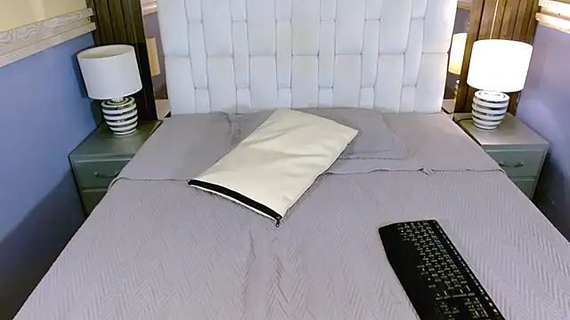 Nicole Ramires online show from 03-19-26, 05:17