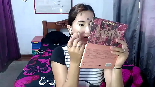 LadyMilk003 online show from 10-07-25, 03:20