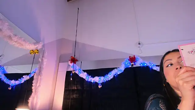 Snapshot of Miaa_Garcia chatting on 12-18-24, 01:26 Miaa Garcia online show from 12-18-24, 01:26