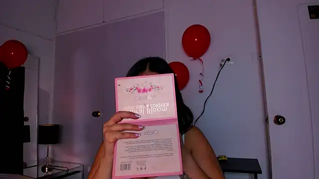 Snapshot of Miaa_Garcia chatting on 02-14-25, 08:59 Miaa Garcia online show from 02-14-25, 08:59