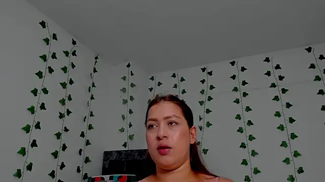 Snapshot of Miaa_Garcia chatting on 10-22-25, 09:03 Miaa Garcia online show from 10-22-25, 09:03