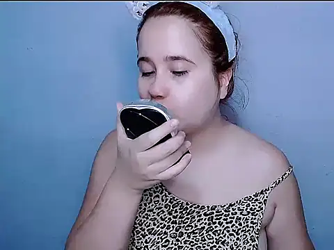 SubLayla01 online show from 10-17-25, 05:15