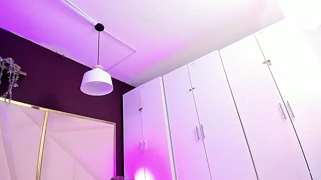 April bowie online show from 12-02-25, 11:15