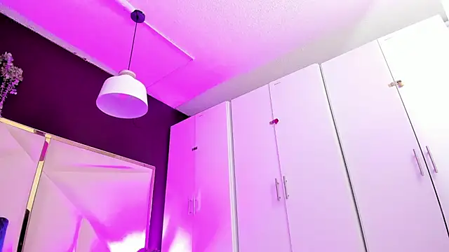 April bowie online show from 02-14-26, 11:29