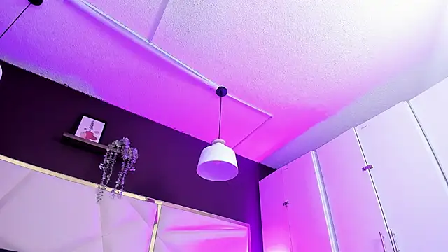 April bowie online show from 02-28-26, 12:06