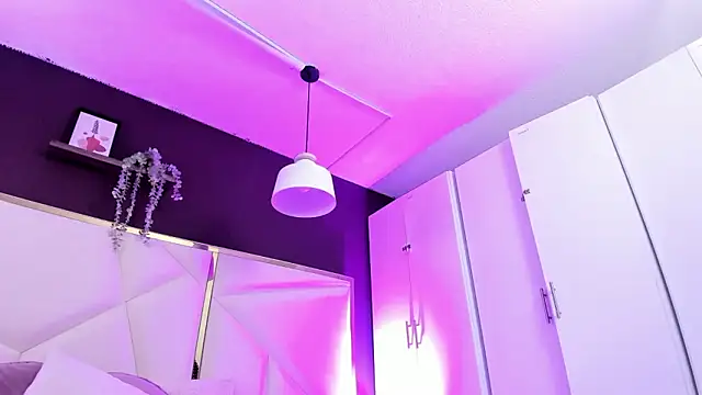 April bowie online show from 03-21-26, 11:37