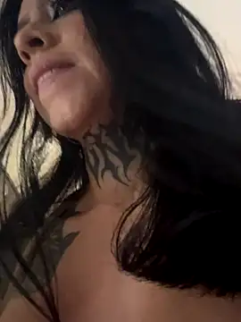 Snapshot of AbbyFtLuna chatting on 10-19-25, 05:46 AbbyFtLuna online show from 10-19-25, 05:46