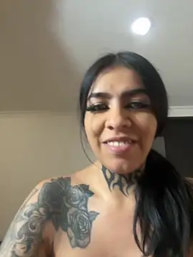 Snapshot of AbbyFtLuna chatting on 11-11-25, 11:05 AbbyFtLuna online show from 11-11-25, 11:05