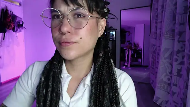 Snapshot of Hellen_dumont chatting on 12-05-25, 02:42 Hellen dumont online show from 12-05-25, 02:42