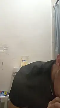 Flaquito pitudo online show from 11-24-25, 04:45