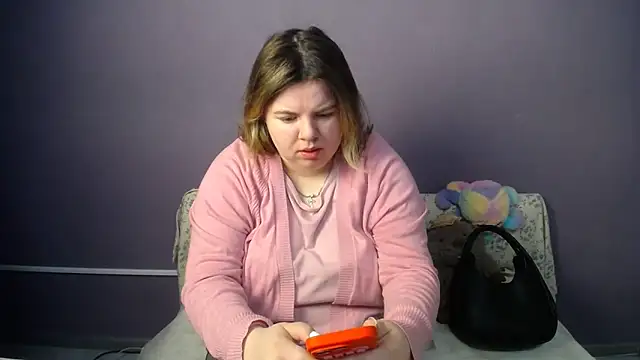 Snapshot of so_shy chatting on 05-13-26, 06:33 so shy online show from 05-13-26, 06:33