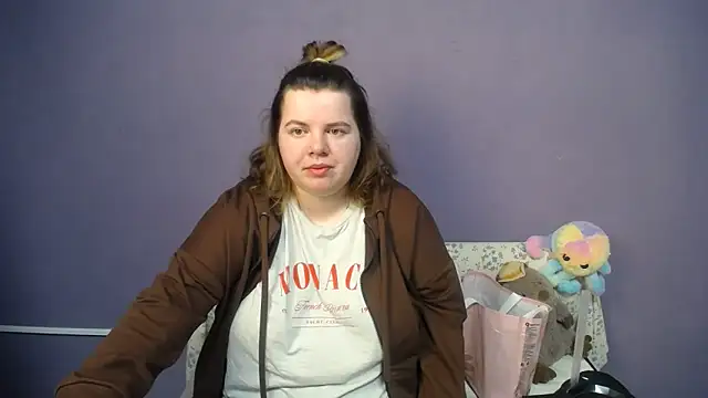 Snapshot of so_shy chatting on 05-22-26, 07:04 so shy online show from 05-22-26, 07:04