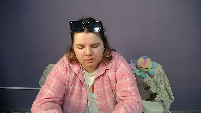 Snapshot of so_shy chatting on 05-26-26, 07:15 so shy online show from 05-26-26, 07:15