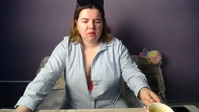 Snapshot of so_shy chatting on 06-05-26, 06:20 so shy online show from 06-05-26, 06:20