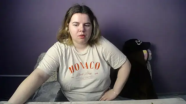 Snapshot of so_shy chatting on 06-06-26, 06:40 so shy online show from 06-06-26, 06:40
