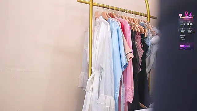 Snapshot of katlyn_martins chatting on 11-10-25, 06:40 katlyn martins online show from 11-10-25, 06:40