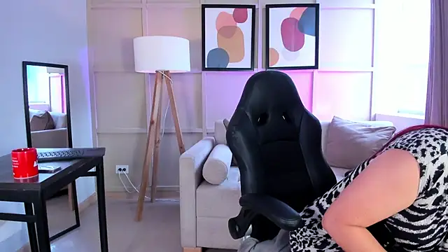 helenaduque  online show from 04-20-26, 12:19