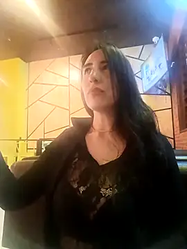 Snapshot of christine-x chatting on 09-18-25, 02:08 christine-x online show from 09-18-25, 02:08