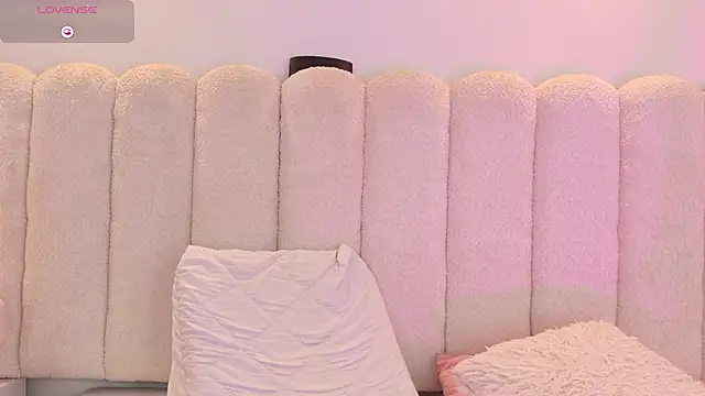 Mia rom11 online show from 09-12-25, 12:49