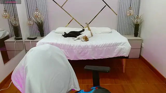 LenaRoses online show from 09-13-25, 08:19