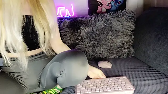 nicollewetpussy online show from 02-01-25, 10:55