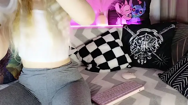 nicollewetpussy online show from 02-26-25, 09:48